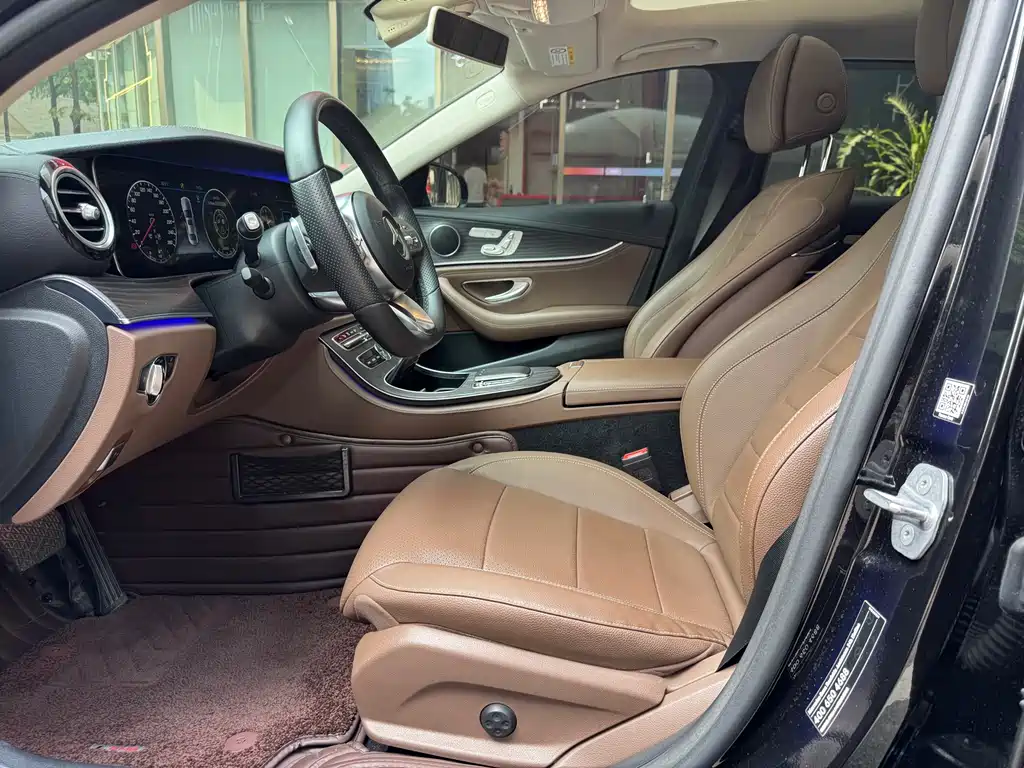 Mercedes-Benz E-Class 2019 — фото 12