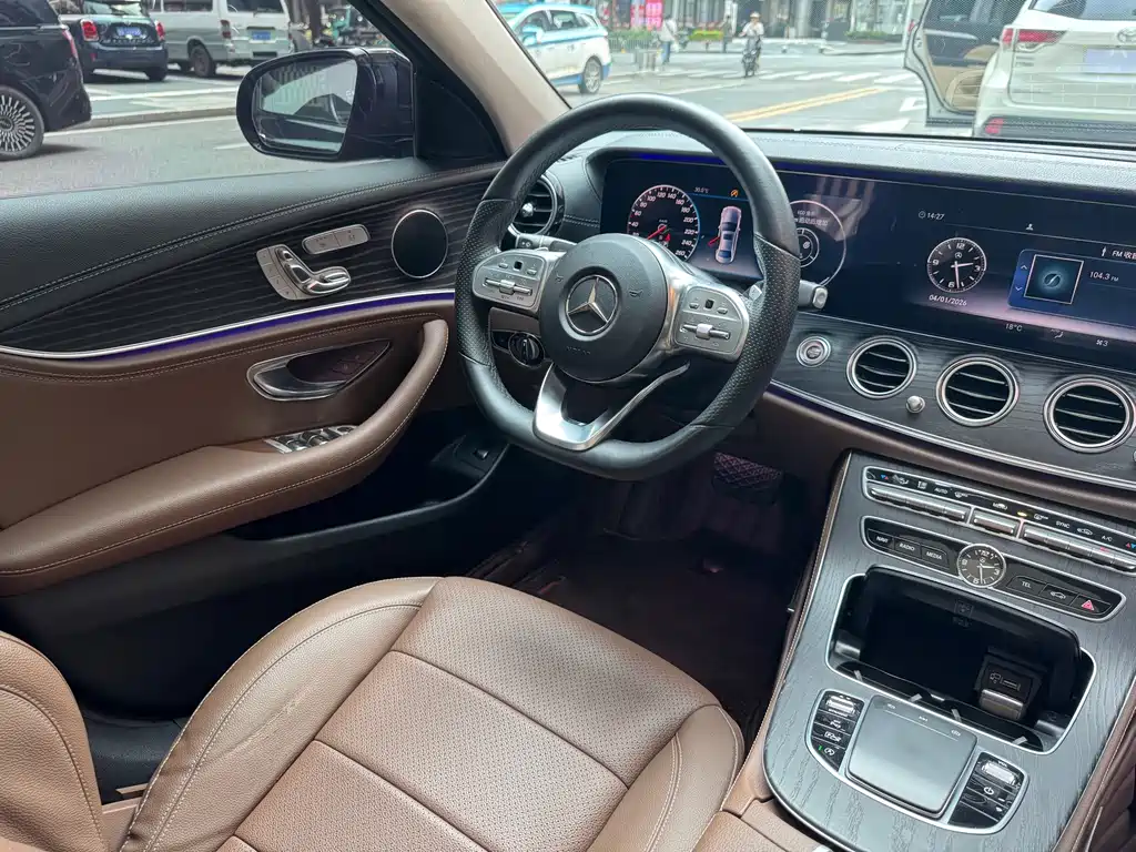 Mercedes-Benz E-Class 2019 — фото 17