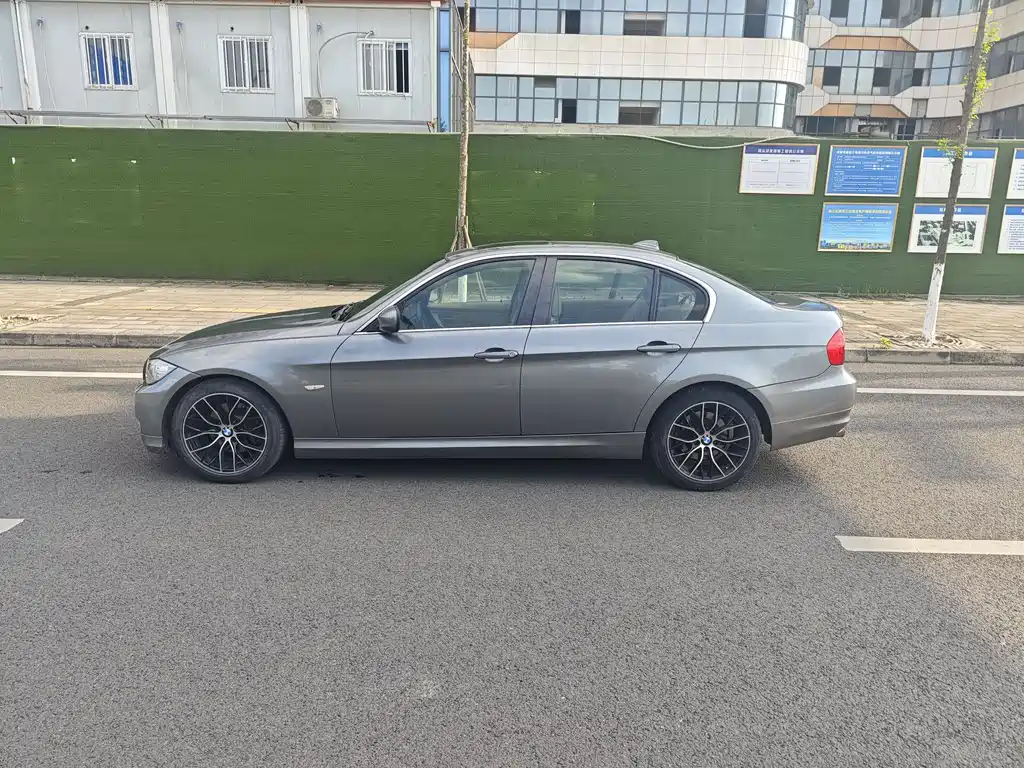 BMW 3 Series 2010