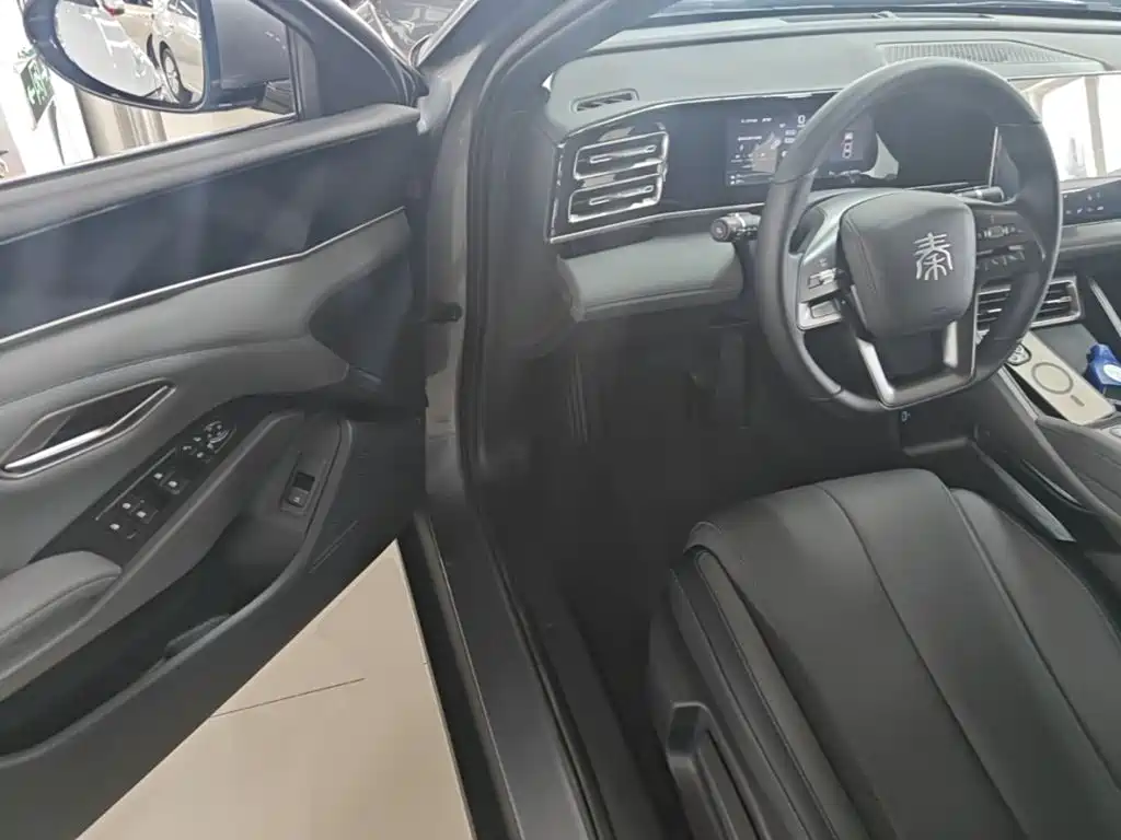 BYD Qin L 2025 — фото 16