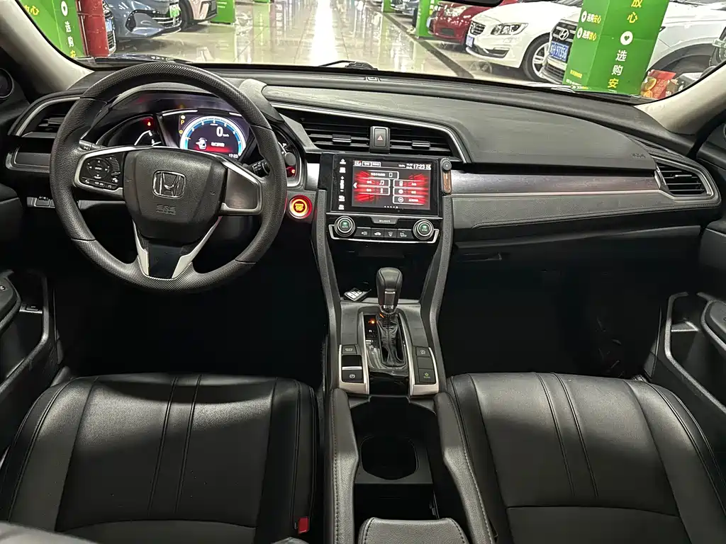 Honda Civic 2018 — фото 11