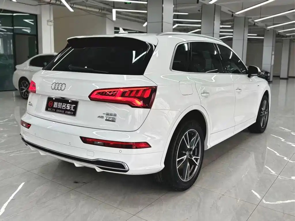 Audi Q5L 2019 — фото 8