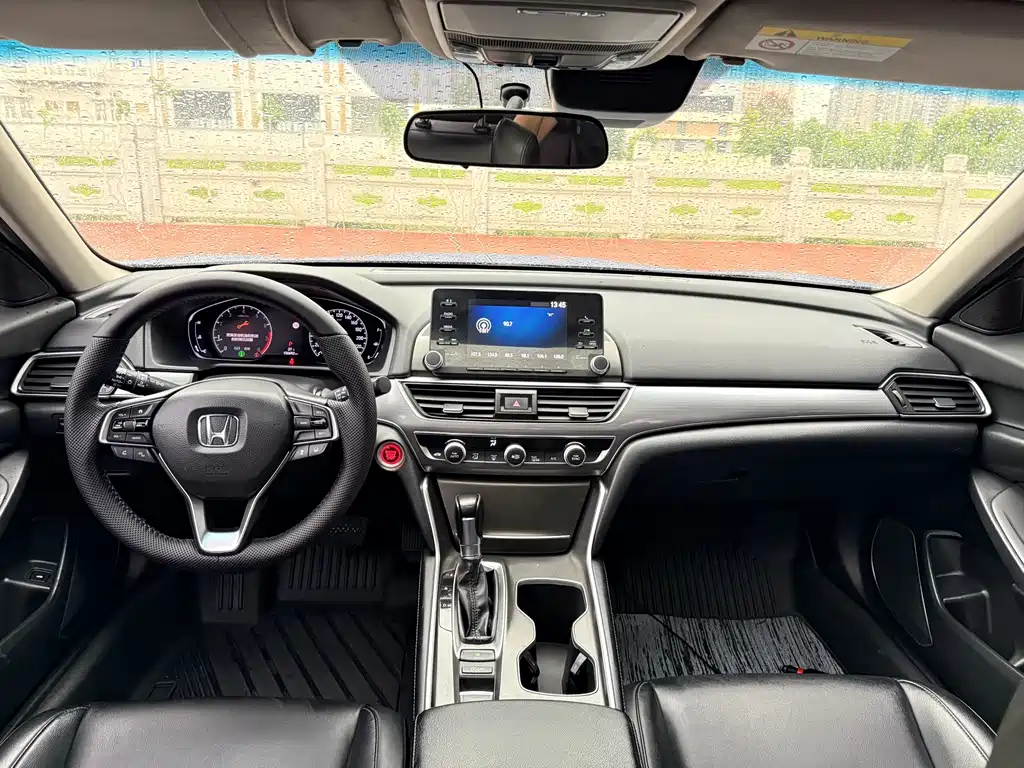 Honda Accord 2018 — фото 6