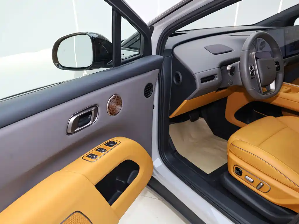 Li Auto i8 2025 — фото 16
