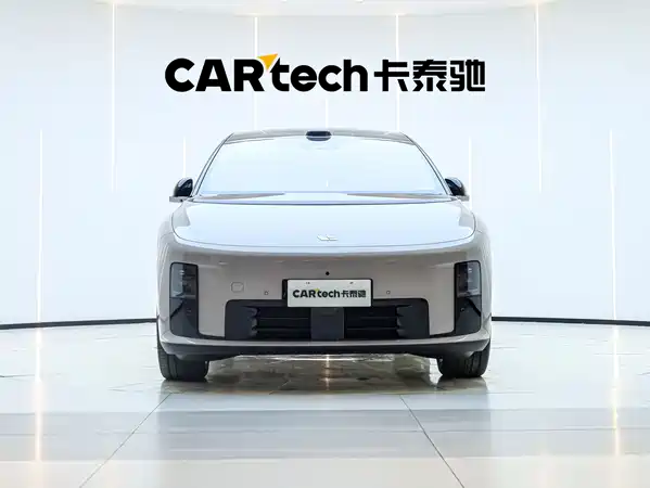 Li Auto i8 2025