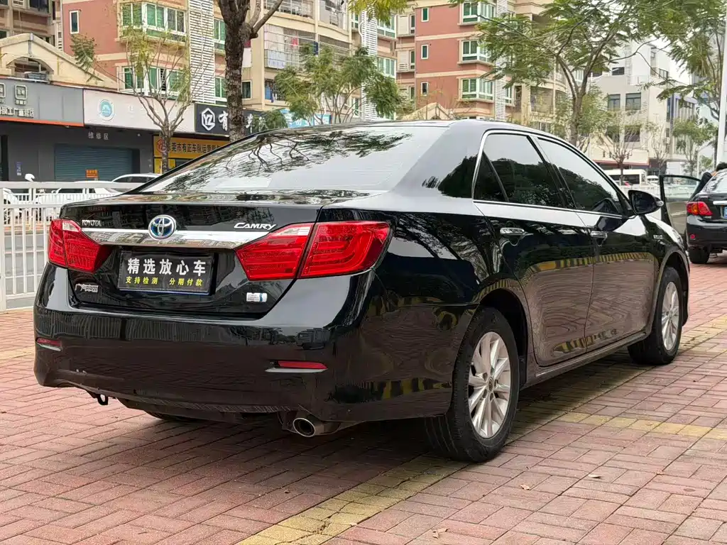 Toyota Camry 2014 — фото 7