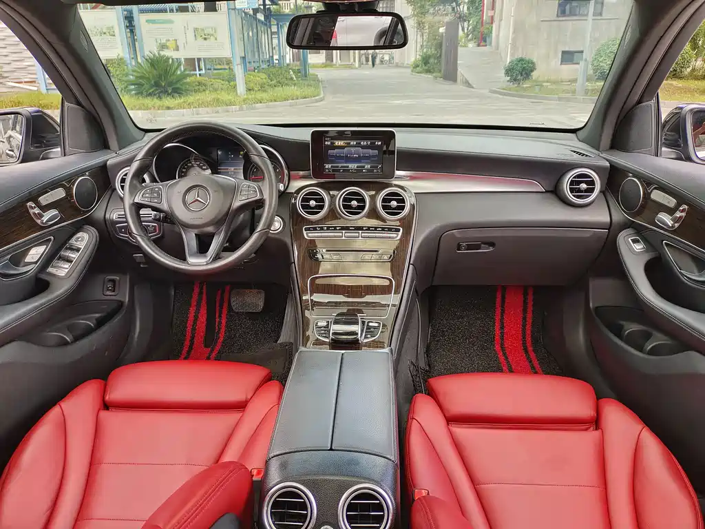 Mercedes-Benz GLC 2016 — фото 12