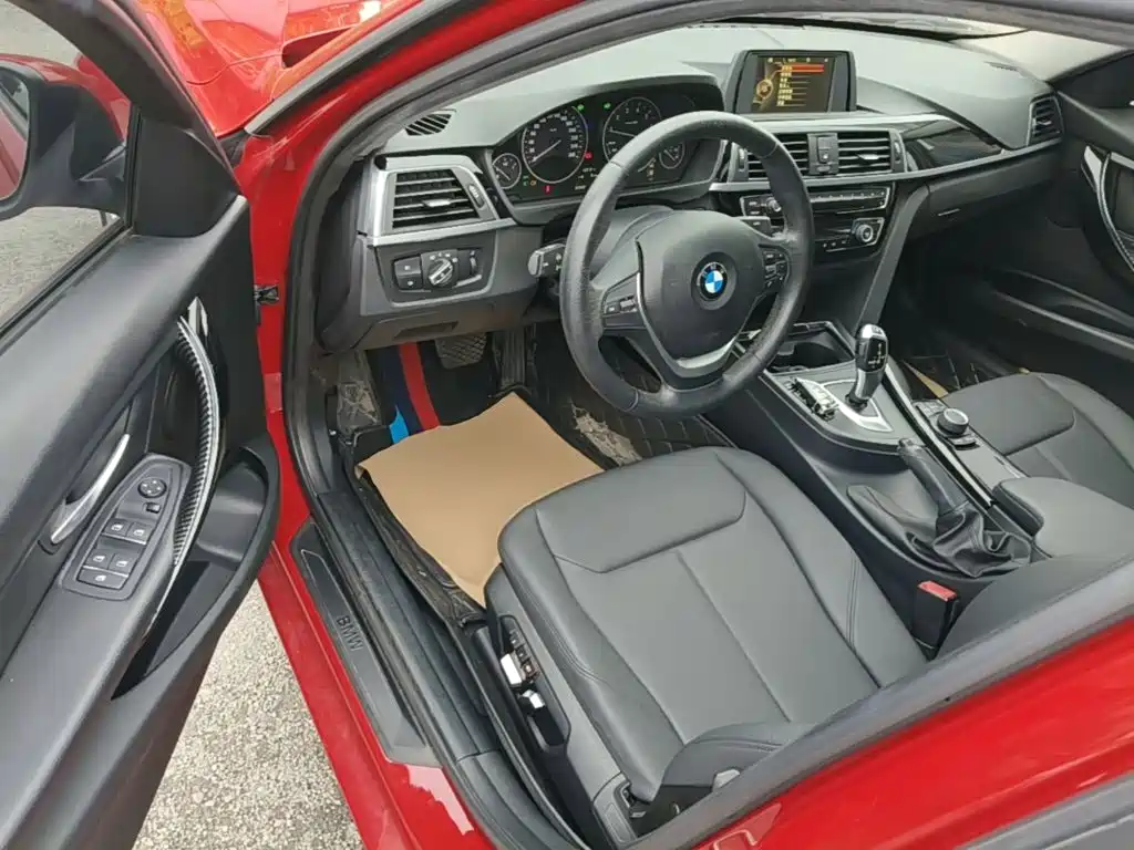 BMW 3 Series 2017 — фото 16