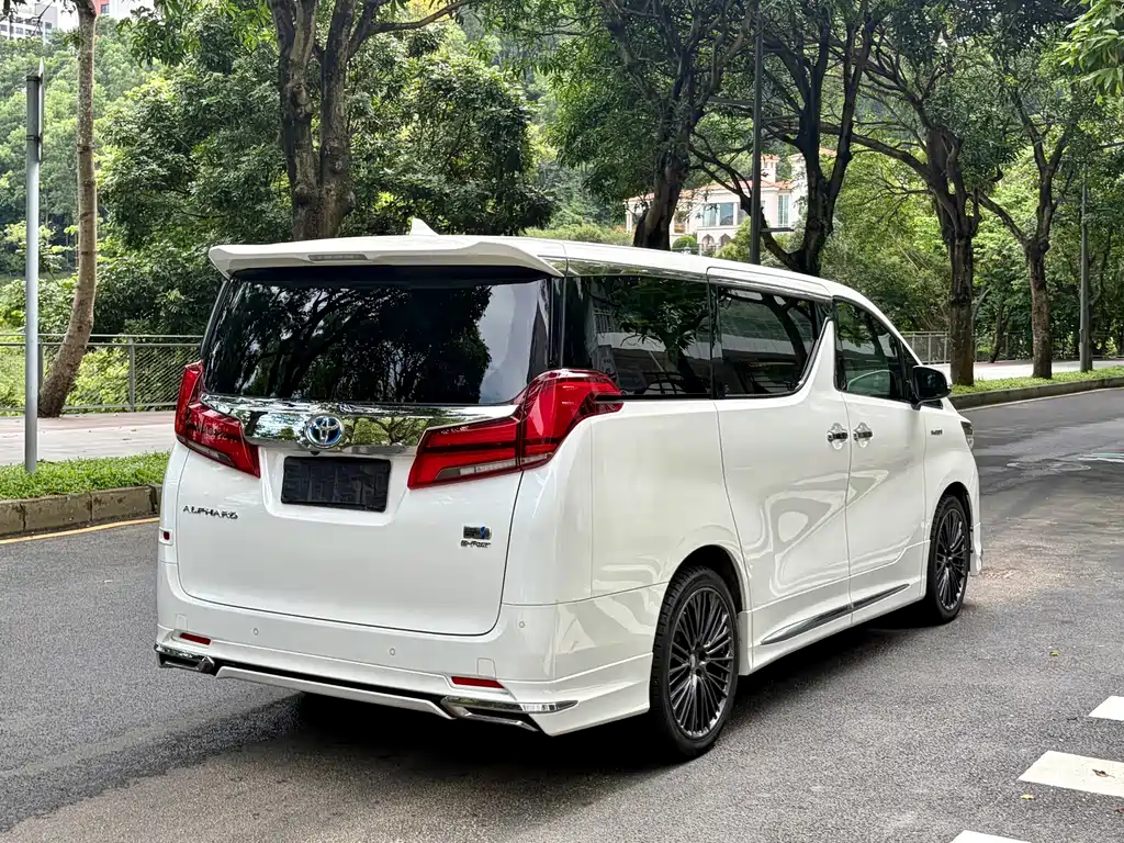 Toyota Alphard 2021 — фото 16