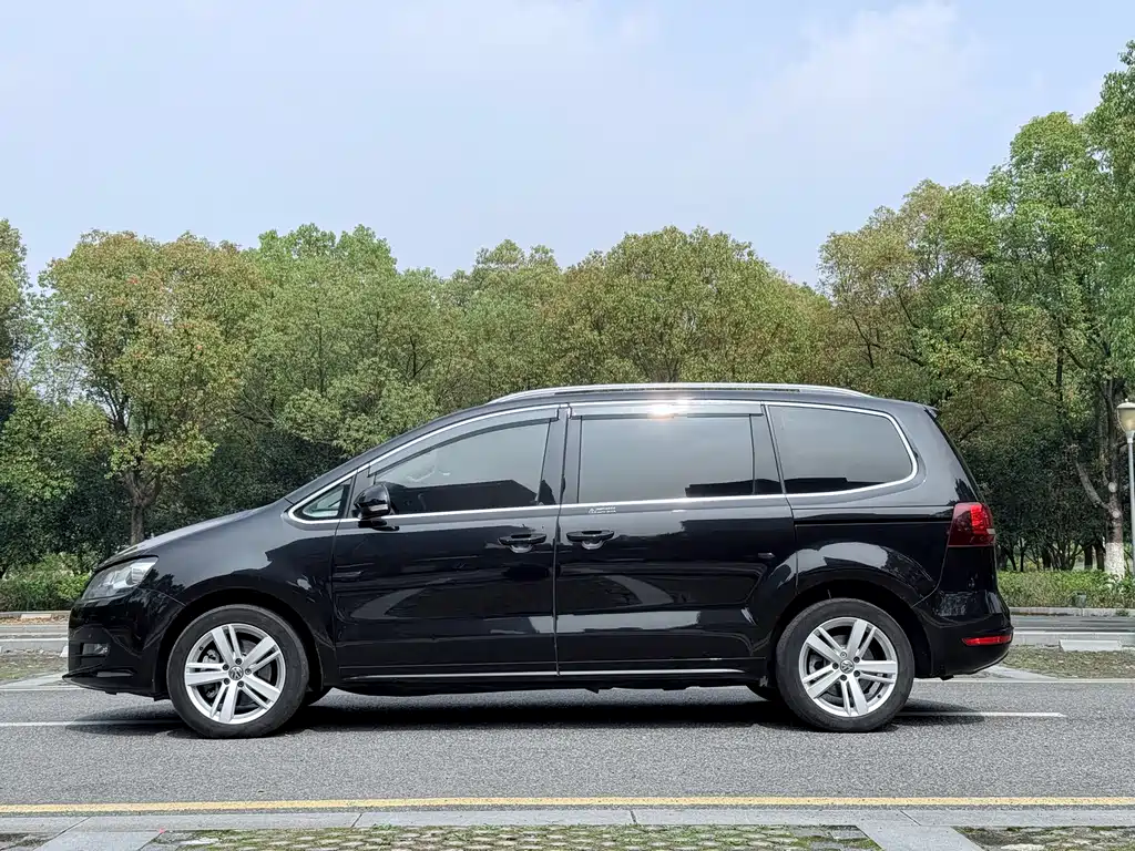 Volkswagen Sharan 2017 — фото 15