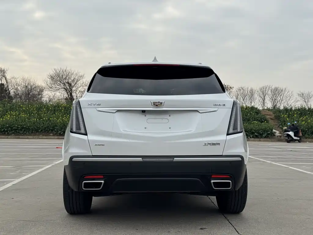 Cadillac XT5 2023 — фото 8