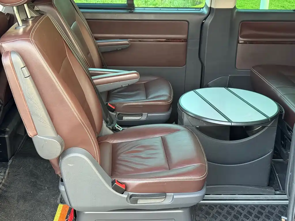 Volkswagen Multivan 2015 — фото 10