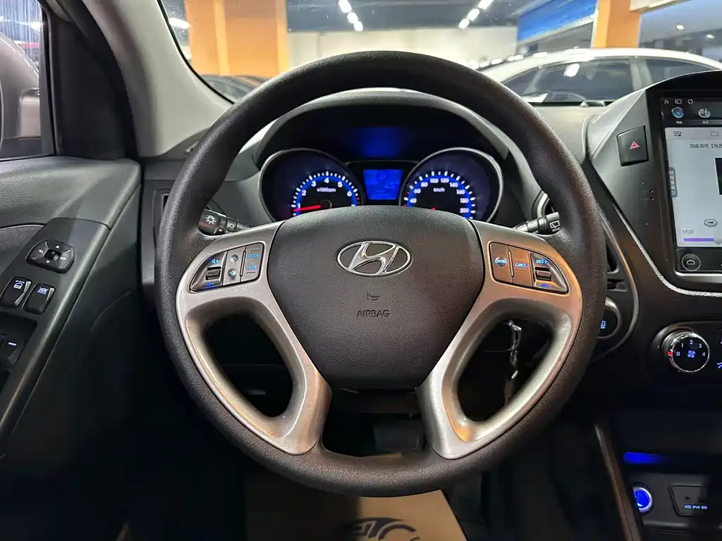 Hyundai ix35 2017 — фото 10