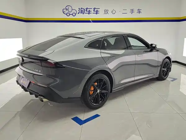 Changan UNI-V 2022