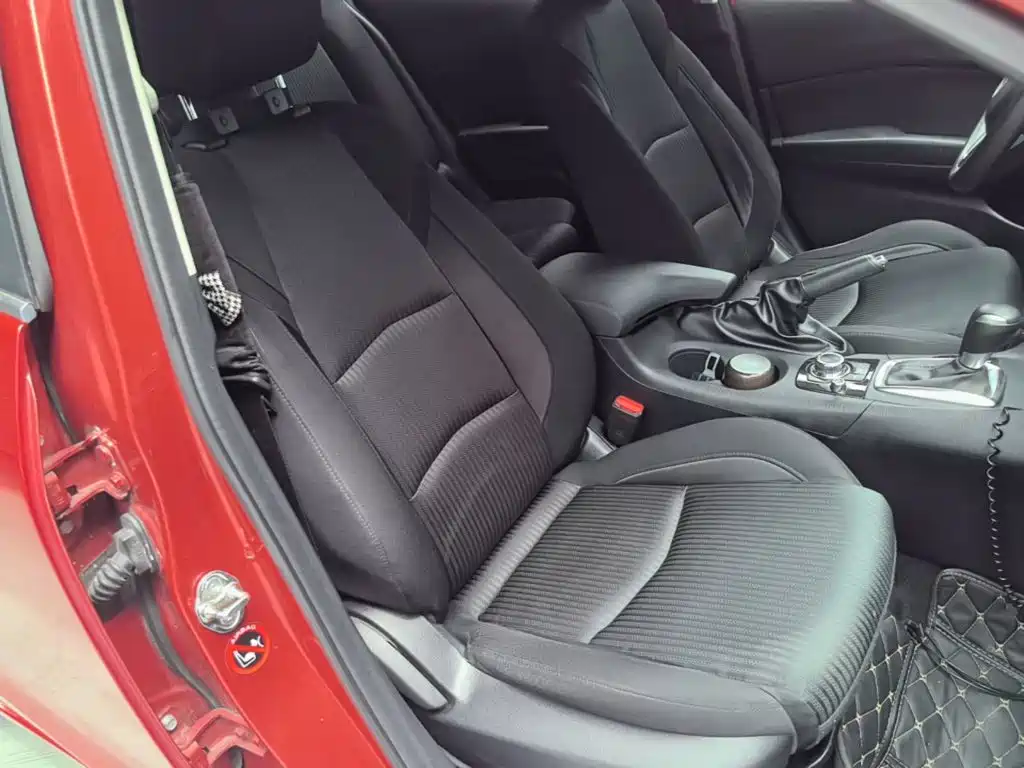 Mazda 3 Axela 2016 — фото 25