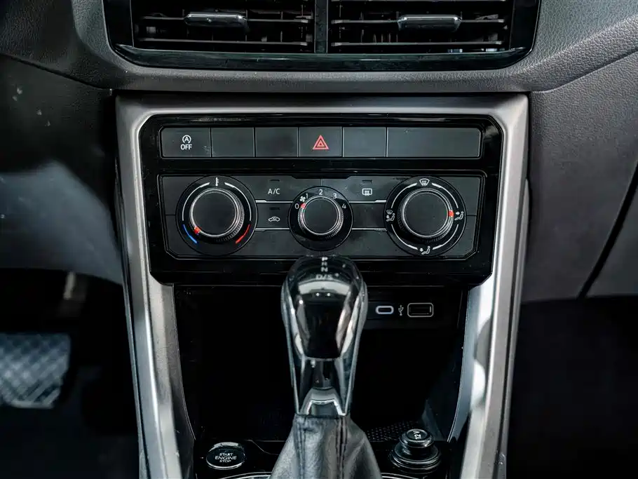 Volkswagen T-Cross 2021 — фото 11