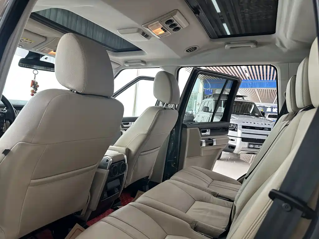 Land Rover Discovery 2013 — фото 12