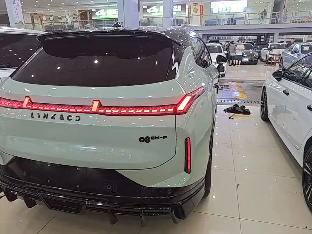 Lynk & Co 08 EM-P 2024 — фото 8
