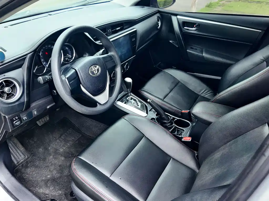 Toyota Corolla 2018 — фото 28