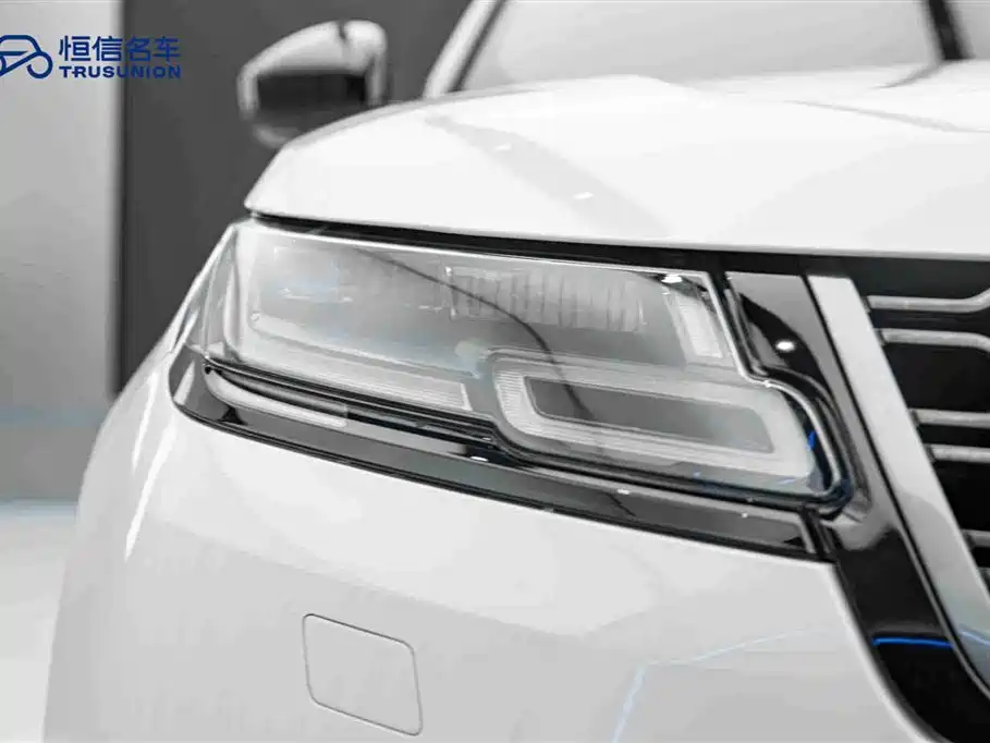 Land Rover Velar 2019 — фото 10