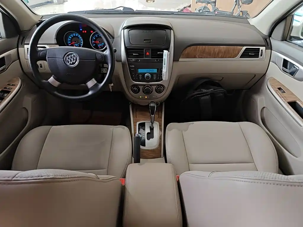 Buick Excelle 2015 — фото 10
