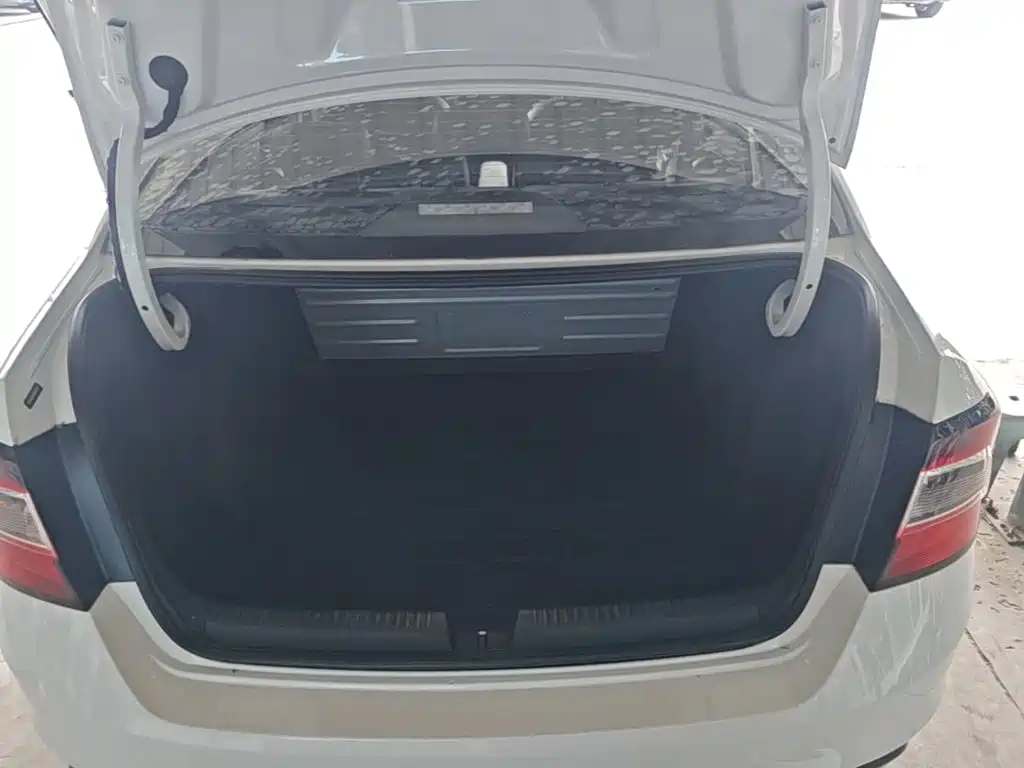 Skoda Rapid 2019 — фото 19