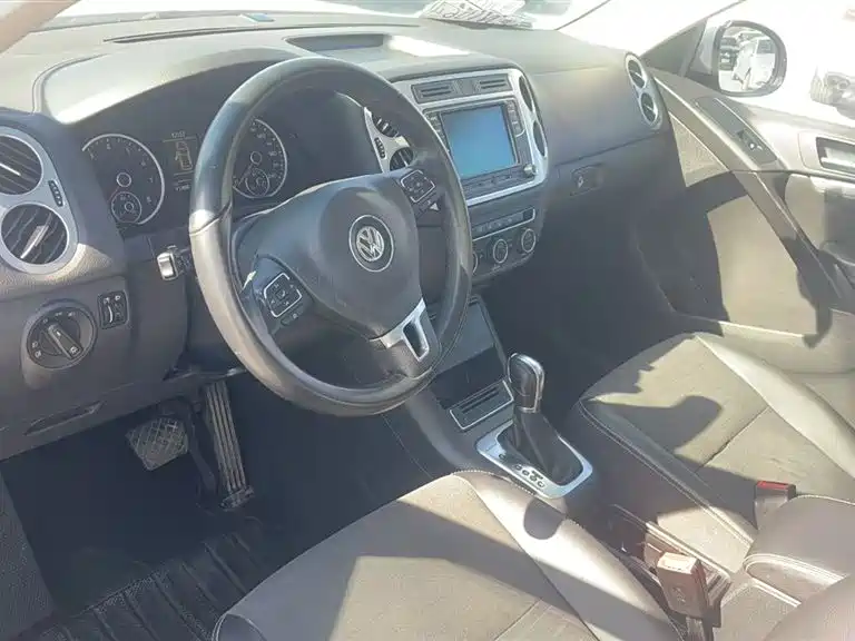 Volkswagen Tiguan 2015 — фото 3