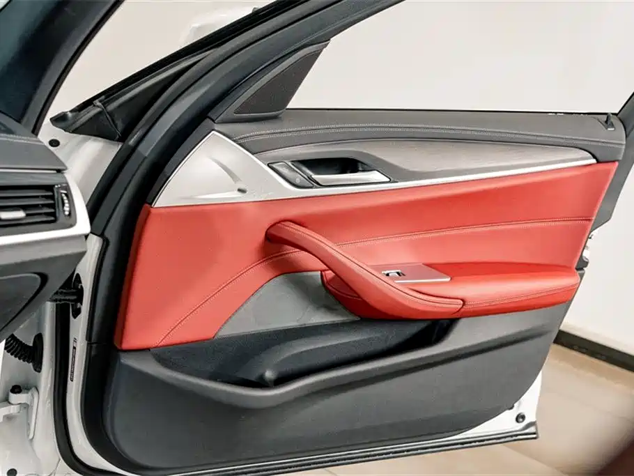 BMW 5 Series New Energy 2023 — фото 14