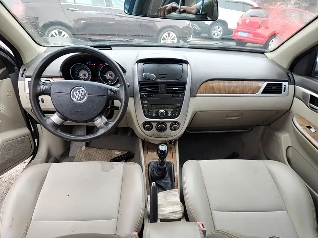 Buick Excelle 2016 — фото 10