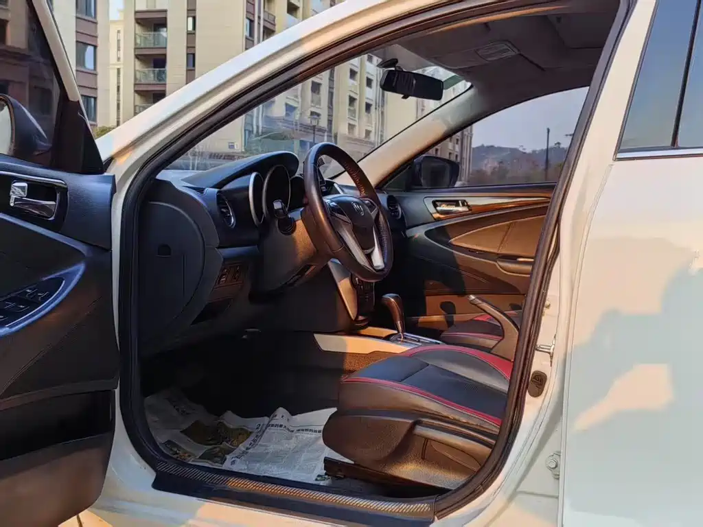 Changan Eado XT 2015 — фото 4