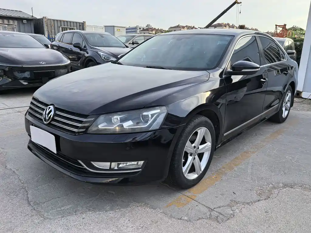 Volkswagen Passat 2014 — фото 1