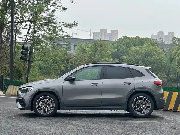 Mercedes-Benz GLA AMG 2022
