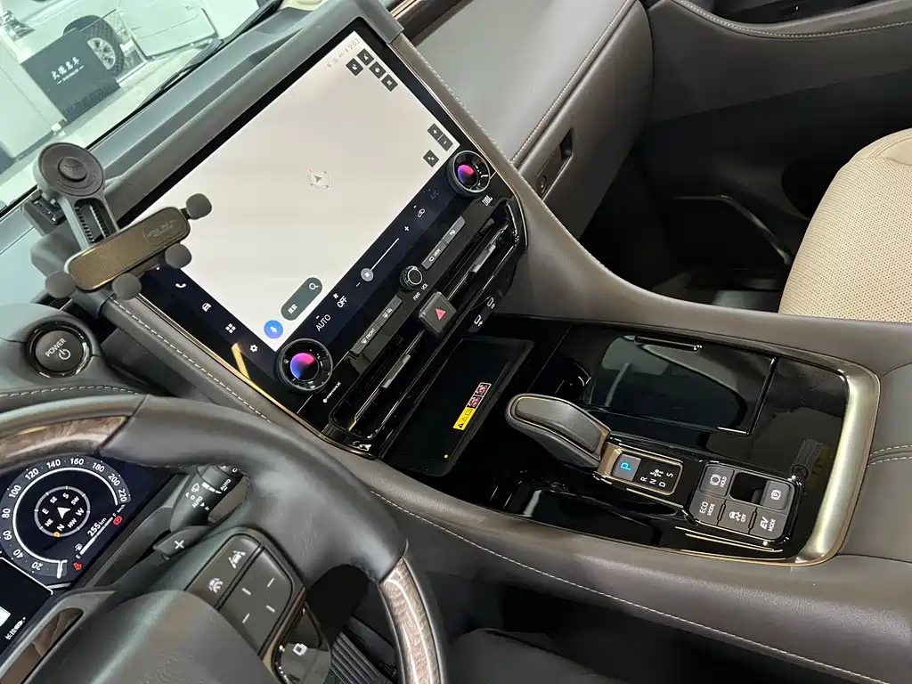 Toyota Alphard 2025 — фото 26