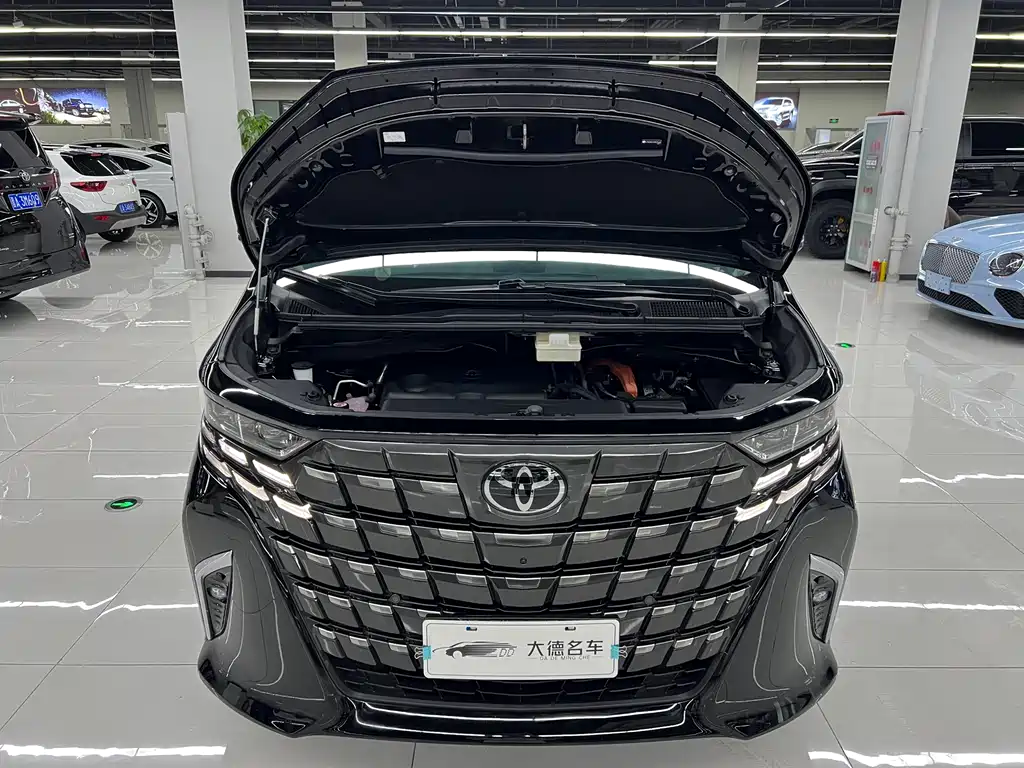 Toyota Alphard 2025 — фото 27