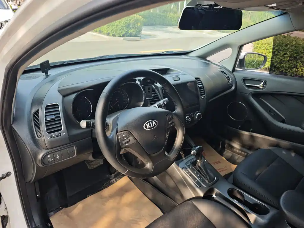 Kia K3 2015 — фото 11