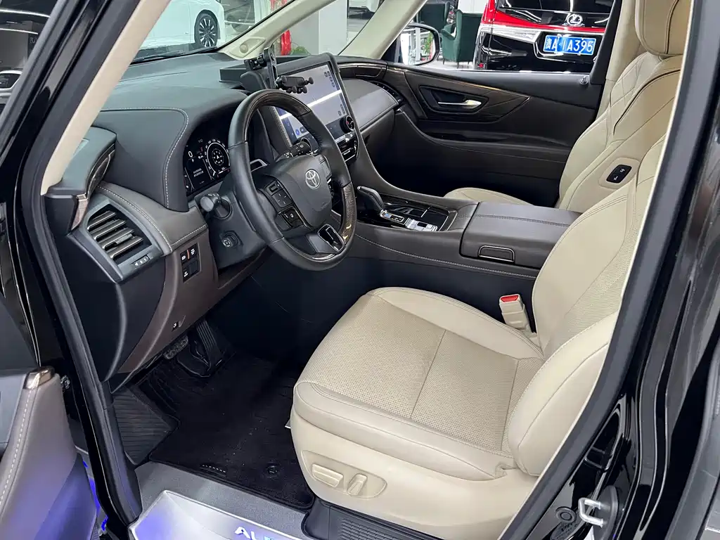 Toyota Alphard 2025 — фото 22