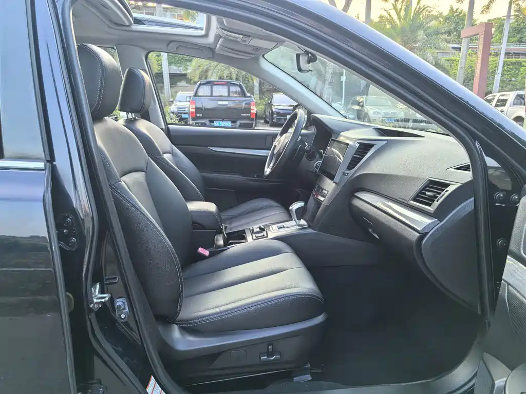 Subaru Outback 2014 — фото 19