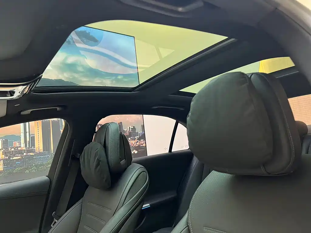 Mercedes-Benz C-Class 2023 — фото 17
