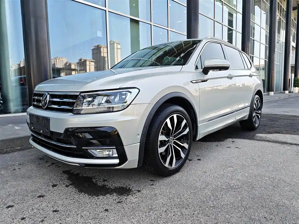Volkswagen Tiguan L 2021 — фото 1