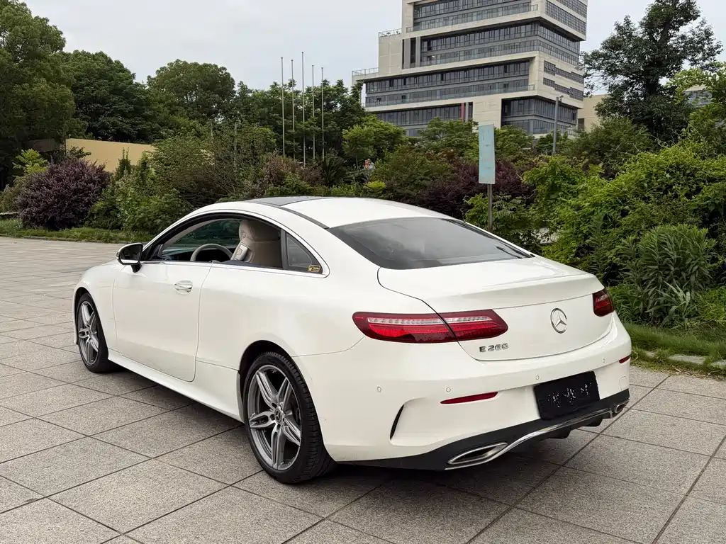 Mercedes-Benz E-Class 2020 — фото 20