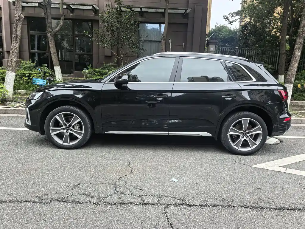 Audi Q5L 2023 — фото 4