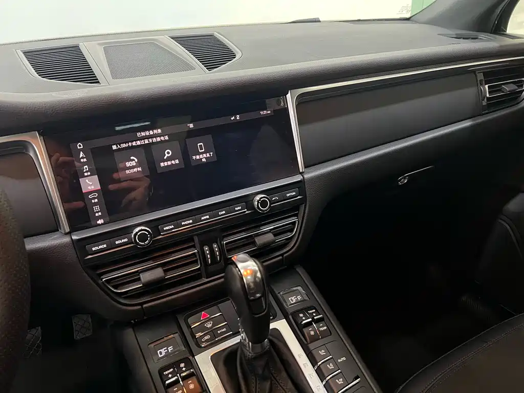 Porsche Macan 2019 — фото 11