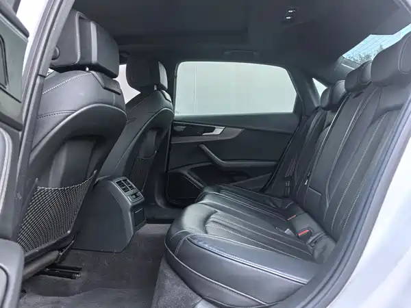 Audi A4L 2023