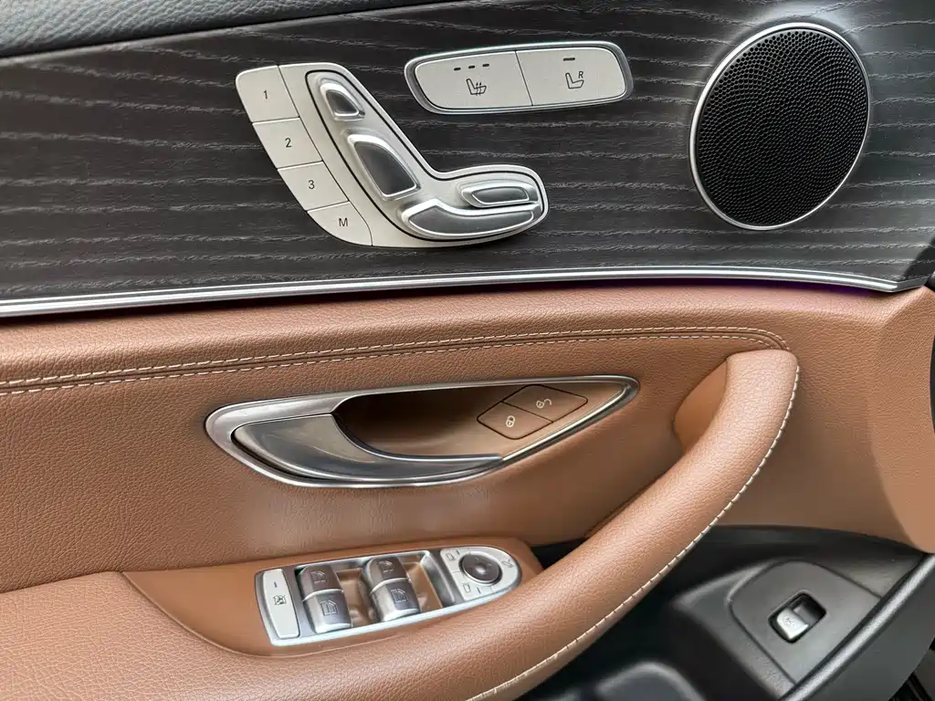 Mercedes-Benz E-Class 2019 — фото 8