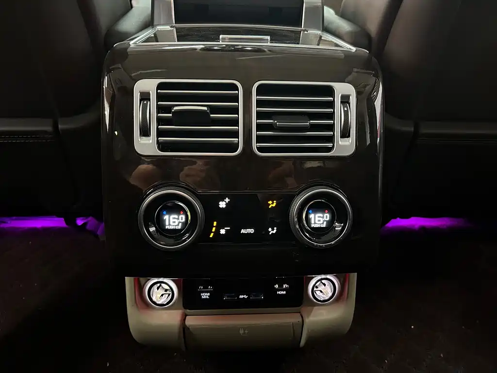 Land Rover Range Rover 2022 — фото 13