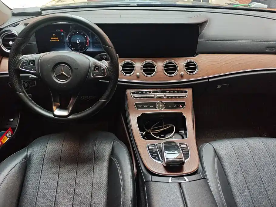 Mercedes-Benz E-Class 2018 — фото 12
