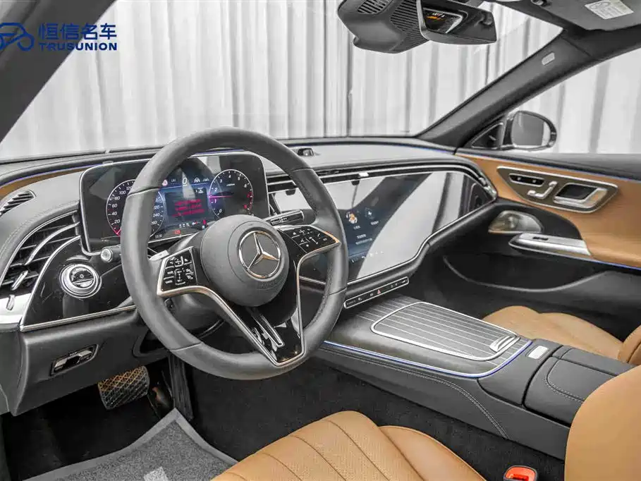 Mercedes-Benz E-Class 2025 — фото 12