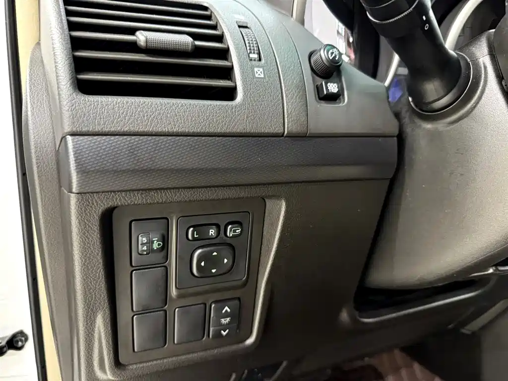 Toyota Prado 2013 — фото 19