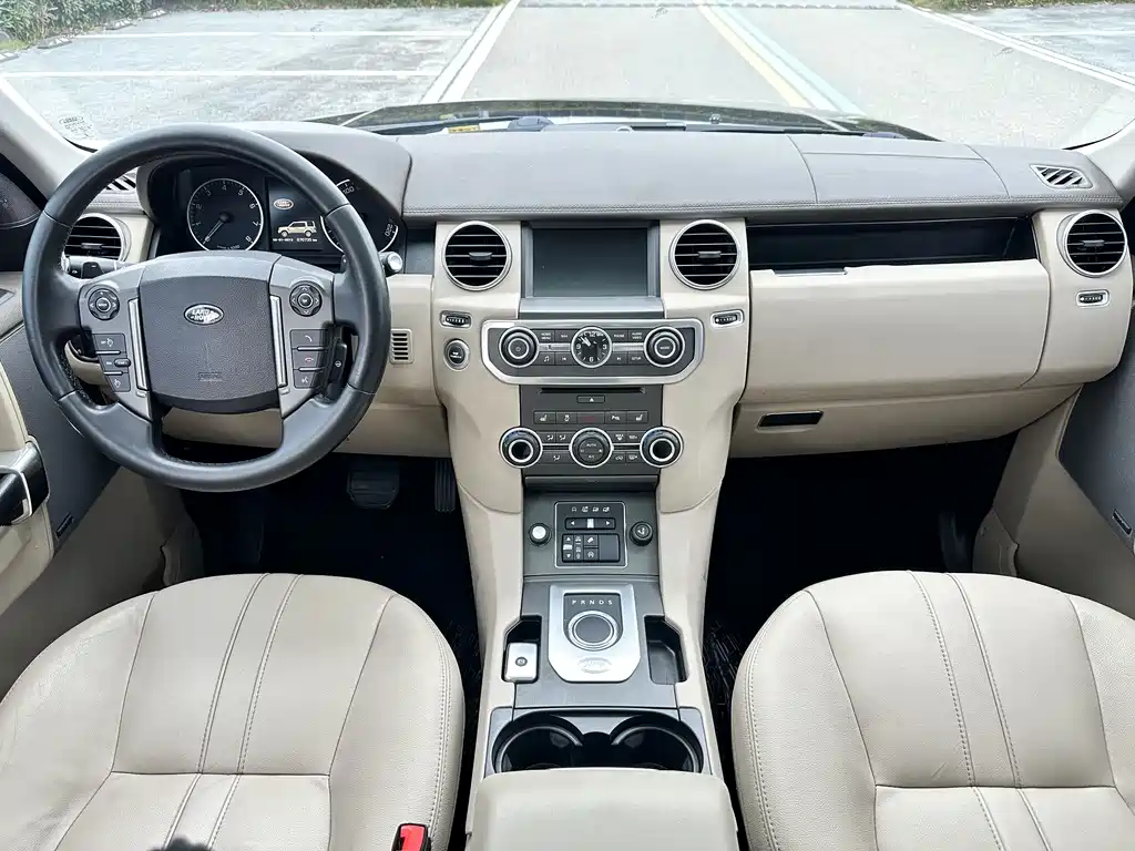 Land Rover Discovery 2019 — фото 16