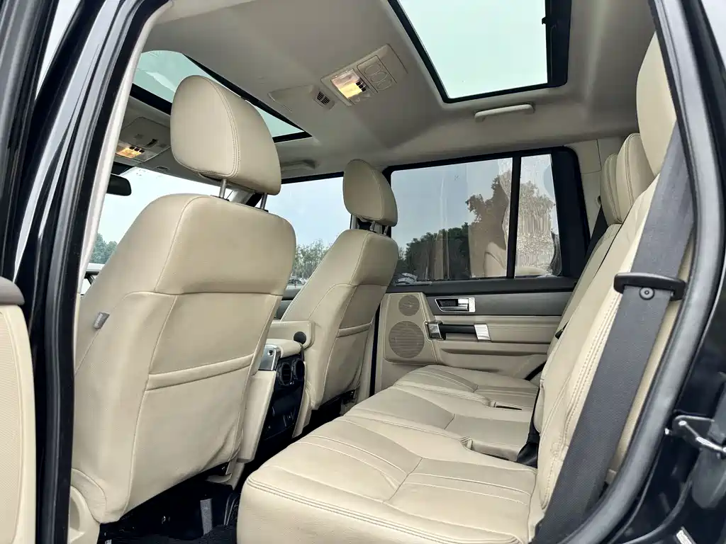 Land Rover Discovery 2019 — фото 14